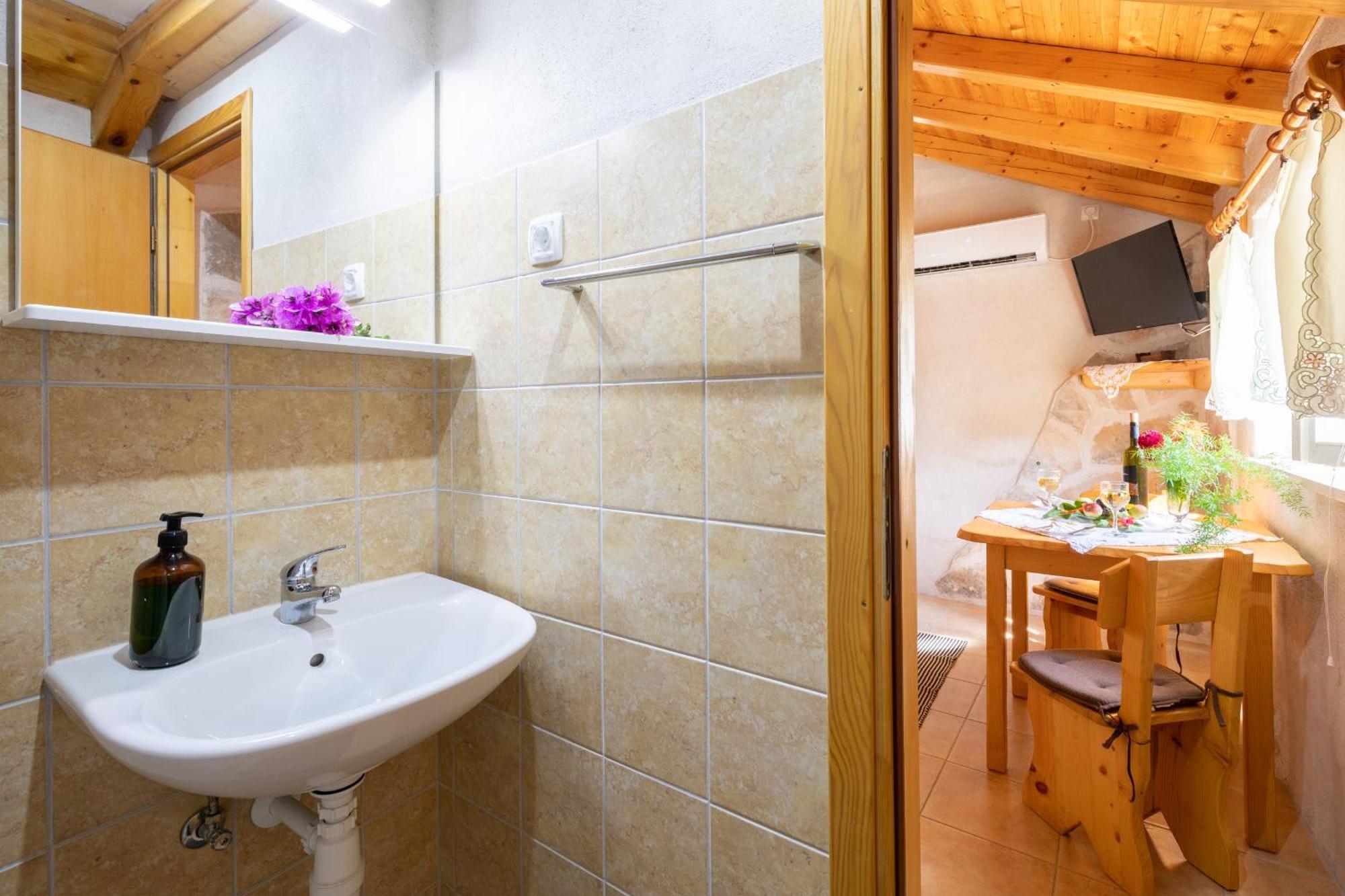 Stone House Harmony Apartamento Zrnovo Quarto foto
